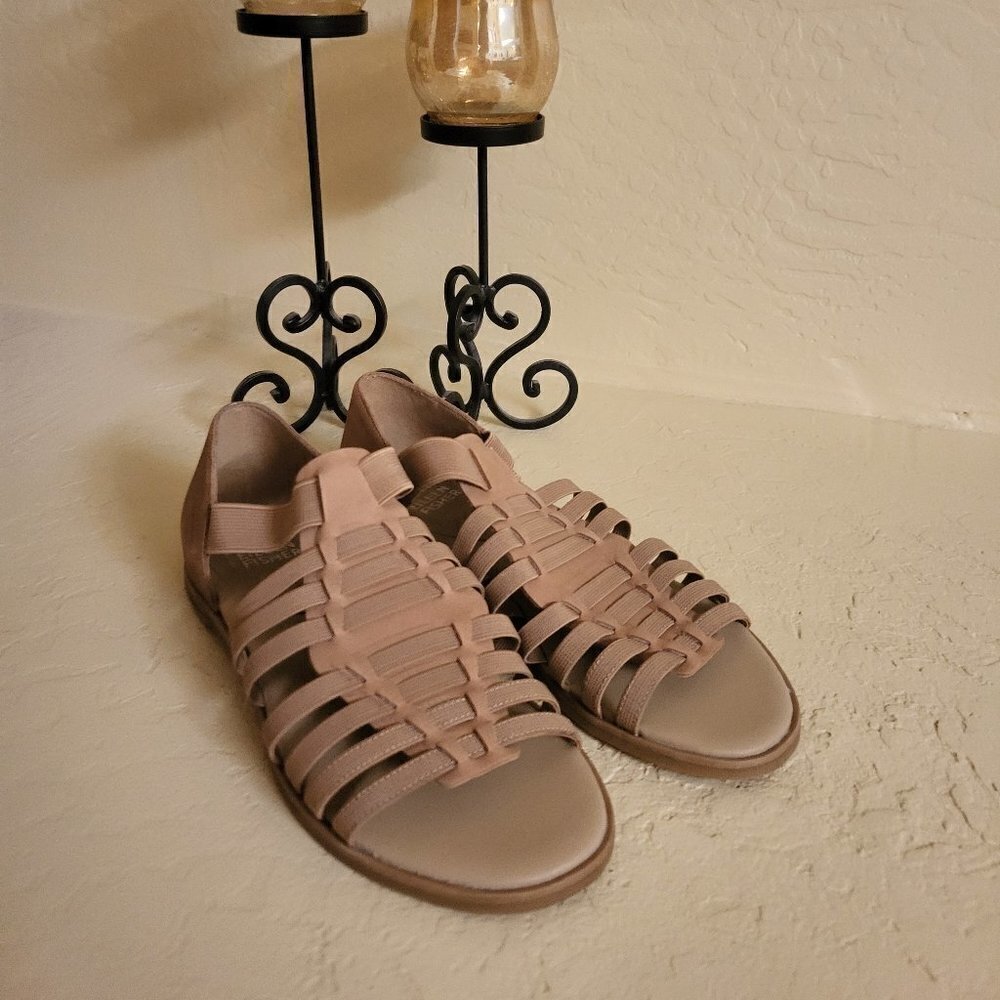 Eileen Fisher Sandals Rato Honey Tumbled Leather Flats Size 5.5 NWOB - Picture 2 of 8